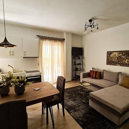Modern Apt In The Heart Of Glyfada - Literally!! 雅典 外观 照片