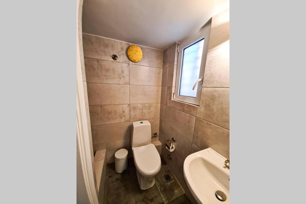 Modern Apt In The Heart Of Glyfada - Literally!! 雅典 外观 照片